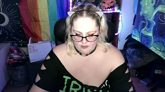 Snapshot of Kinky_Witch chatting on 17, 6, 2026 Kinky Witch online show from 17, 6, 2026