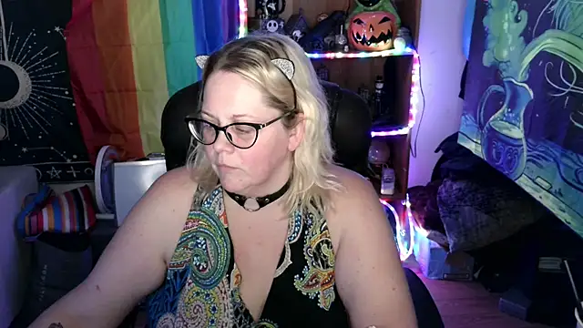 Snapshot of Kinky_Witch chatting on 24, 6, 2026 Kinky Witch online show from 24, 6, 2026