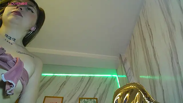 Snapshot of madelen_b chatting on 22, 9, 2025 madelen b online show from 22, 9, 2025