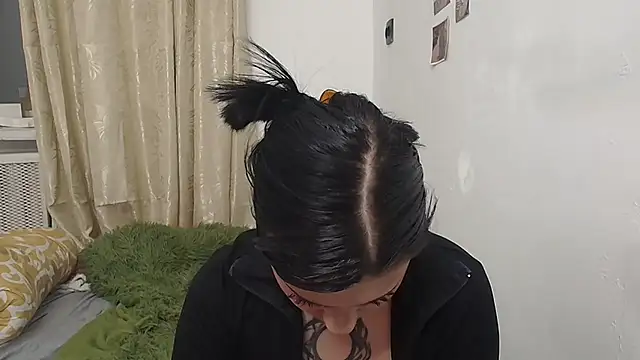 Snapshot of Susie_su chatting on 13, 10, 2025 Susie su online show from 13, 10, 2025