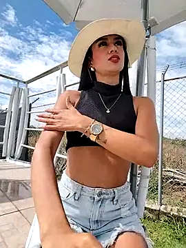 Snapshot of Juliana_Xander chatting on 25, 11, 2025 Juliana Xander online show from 25, 11, 2025