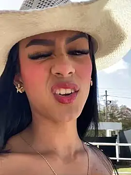 Snapshot of Juliana_Xander chatting on 4, 12, 2025 Juliana Xander online show from 4, 12, 2025