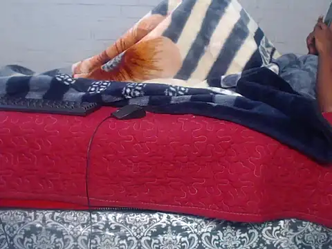 Snapshot of pussyboywet22 chatting on 23, 12, 2025 pussyboywet22 online show from 23, 12, 2025