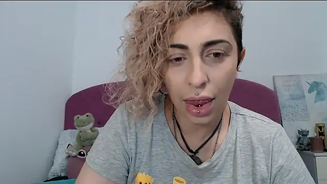 Snapshot of AAARUNY chatting on 23, 9, 2025 AAARUNY online show from 23, 9, 2025