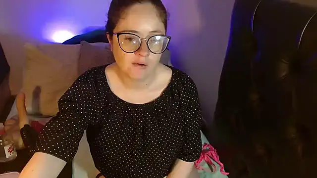 KrystalAdams online show from 16, 9, 2025