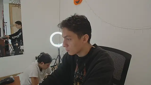 Snapshot of Aria_Arthur chatting on 12, 10, 2025 Aria Arthur online show from 12, 10, 2025