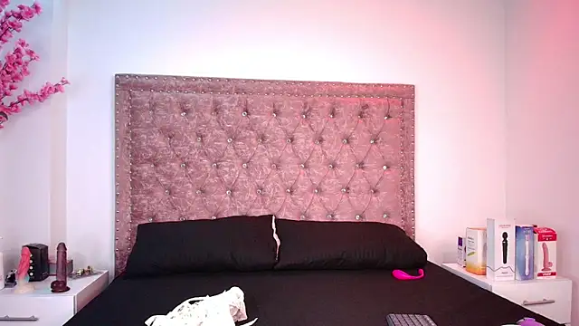 Snapshot of Antonella_wild chatting on 18, 5, 2026 Antonella wild online show from 18, 5, 2026