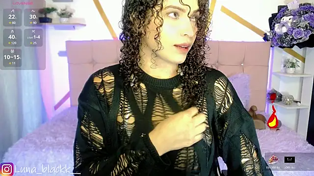 Snapshot of Luna_blackk chatting on 25, 11, 2025 Luna blackk online show from 25, 11, 2025