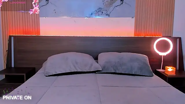 samanthaa moon online show from 14, 4, 2026