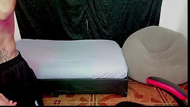 Snapshot of Thommy_cute chatting on 11, 9, 2025 Thommy cute online show from 11, 9, 2025