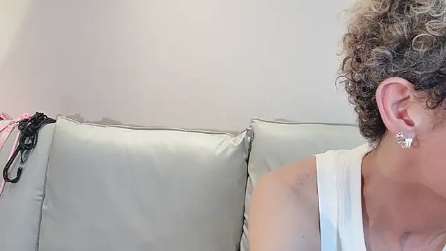Snapshot of 19cmfuck18girl chatting on 18, 7, 2026 19cmfuck18girl online show from 18, 7, 2026