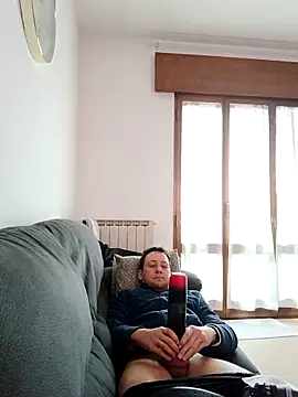 Snapshot of Alessio1987 chatting on 6, 2, 2026 Alessio1987 online show from 6, 2, 2026