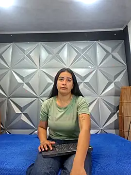 Snapshot of GreciaFox1 chatting on 14, 11, 2025 GreciaFox1 online show from 14, 11, 2025