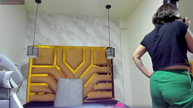 Snapshot of Luciifeer_ chatting on 21, 10, 2025 Luciifeer online show from 21, 10, 2025