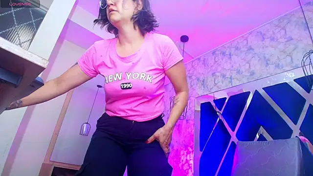 Snapshot of Luciifeer_ chatting on 22, 11, 2025 Luciifeer online show from 22, 11, 2025