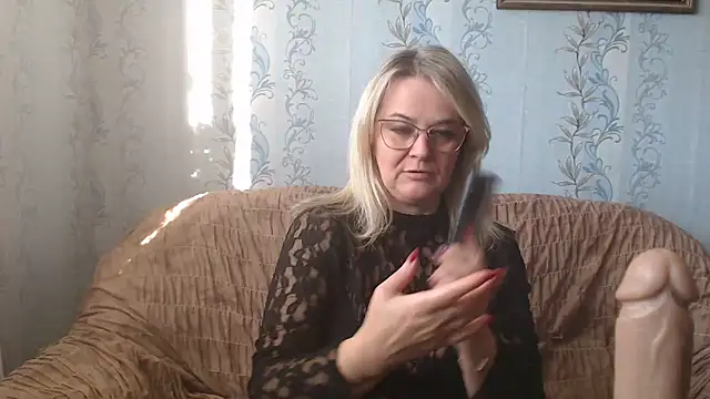 Snapshot of EleanoraDream chatting on 15, 9, 2025 EleanoraDream online show from 15, 9, 2025