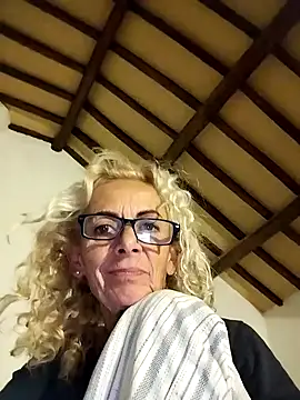 Snapshot of clarabell4 chatting on 14, 9, 2025 clarabell4 online show from 14, 9, 2025