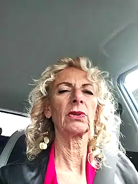 Snapshot of clarabell4 chatting on 17, 10, 2025 clarabell4 online show from 17, 10, 2025