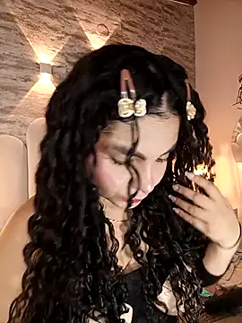 Yassy vazquez online show from 8, 4, 2026