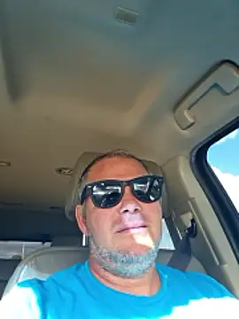 cubanitofeliz40 online show from 5, 1, 2026