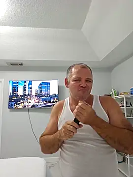 cubanitofeliz40 online show from 8, 4, 2026