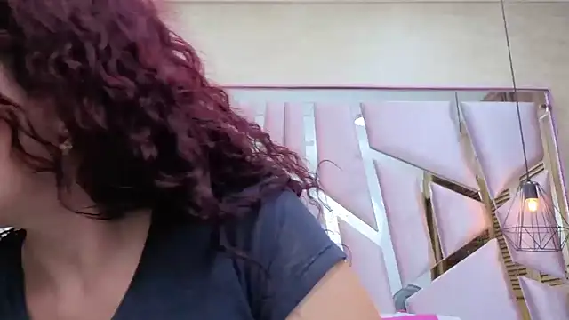 ThaliaCross online show from 12, 4, 2026