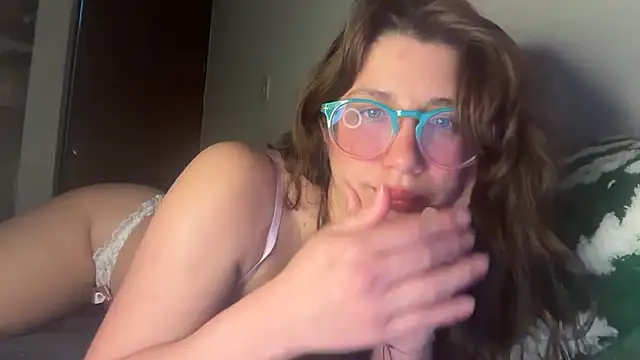 Snapshot of Meowkillah13 chatting on 20, 12, 2025 Meowkillah13 online show from 20, 12, 2025