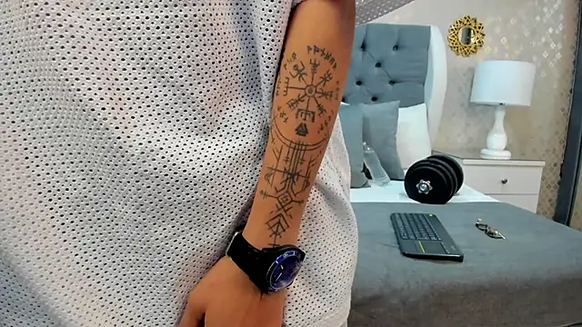 Snapshot of ZoeKrug chatting on 22, 9, 2025 ZoeKrug online show from 22, 9, 2025