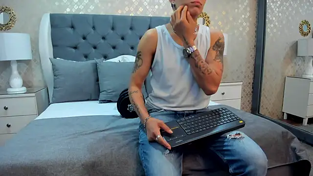 Snapshot of ZoeKrug chatting on 26, 9, 2025 ZoeKrug online show from 26, 9, 2025
