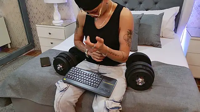 ZoeKrug online show from 20, 12, 2025