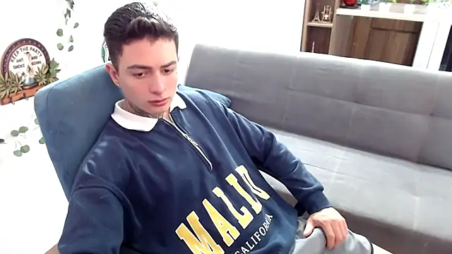 santii ss online show from 4, 4, 2026