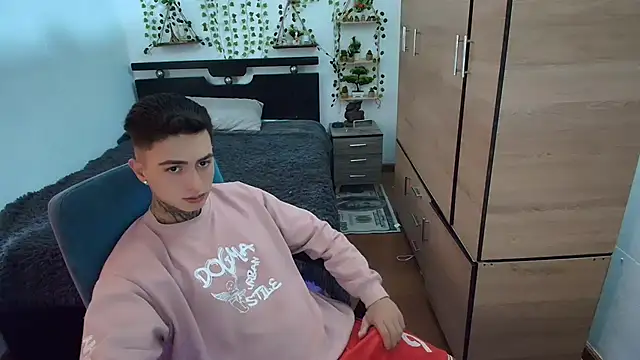 santii ss online show from 15, 4, 2026