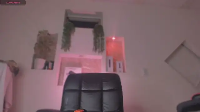 Chloe cooperr online show from 23, 9, 2025