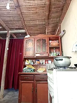 LecheDeSoya666 online show from 4, 11, 2025