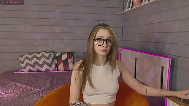 Vikki wyye online show from 19, 10, 2025