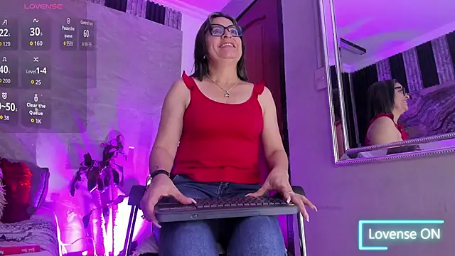 Snapshot of Agatha_Pleasure chatting on 12, 9, 2025 Agatha Pleasure online show from 12, 9, 2025