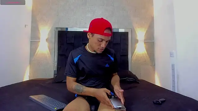 Snapshot of mateonick40 chatting on 4, 11, 2025 mateonick40 online show from 4, 11, 2025