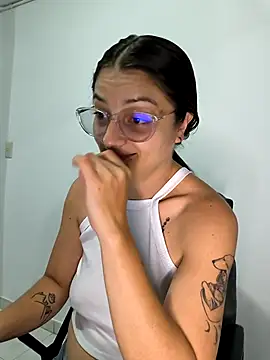 Coralinne   online show from 22, 4, 2026