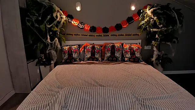 Snapshot of IvyLaurent chatting on 25, 10, 2025 IvyLaurent online show from 25, 10, 2025