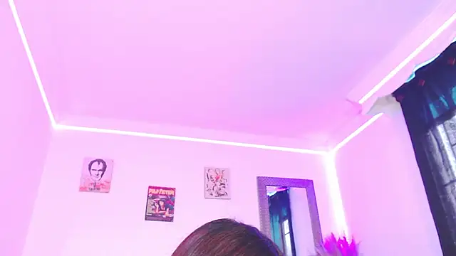 Snapshot of Anna_belly chatting on 8, 10, 2025 Anna belly online show from 8, 10, 2025