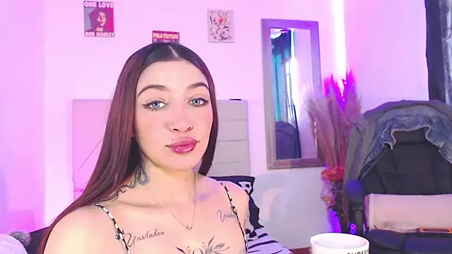 Snapshot of Anna_belly chatting on 24, 10, 2025 Anna belly online show from 24, 10, 2025