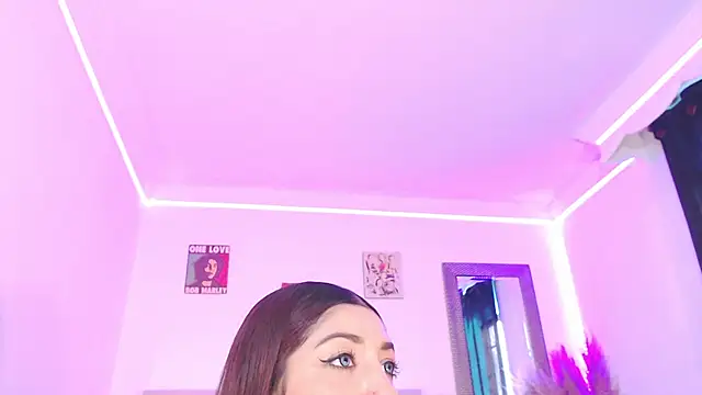 Snapshot of Anna_belly chatting on 28, 10, 2025 Anna belly online show from 28, 10, 2025