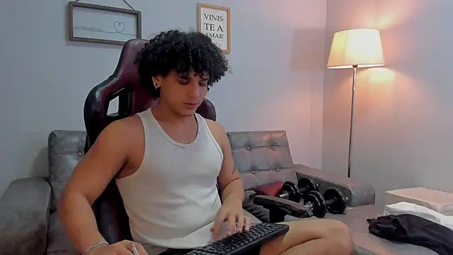 Xfire boy69 online show from 30, 9, 2025