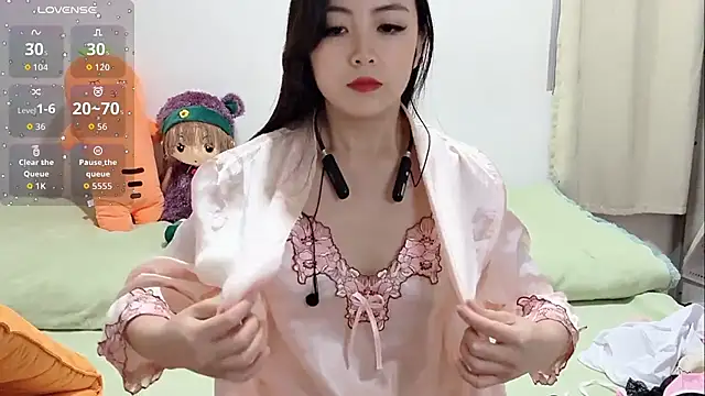 Snapshot of Yingbao-Baby chatting on 20, 11, 2025 Yingbao-Baby online show from 20, 11, 2025