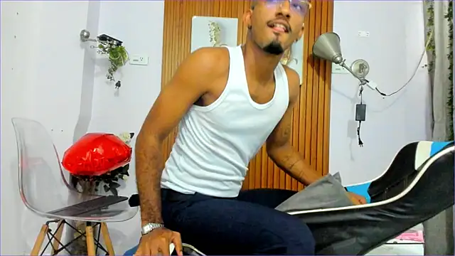 Snapshot of Darwin_mayo chatting on 17, 9, 2025 Darwin mayo online show from 17, 9, 2025