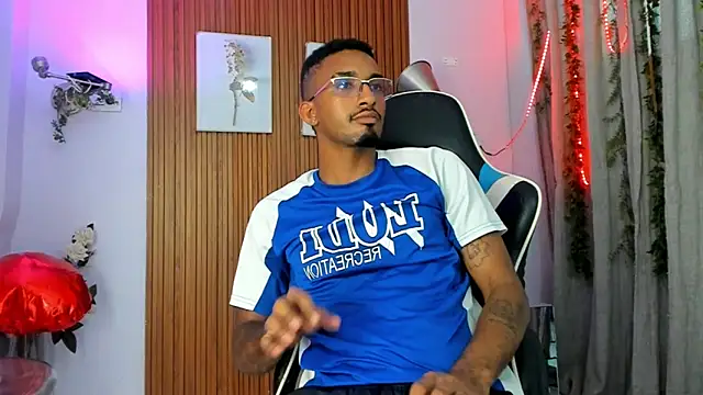 Snapshot of Darwin_mayo chatting on 25, 9, 2025 Darwin mayo online show from 25, 9, 2025