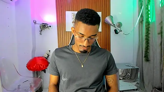 Snapshot of Darwin_mayo chatting on 30, 9, 2025 Darwin mayo online show from 30, 9, 2025
