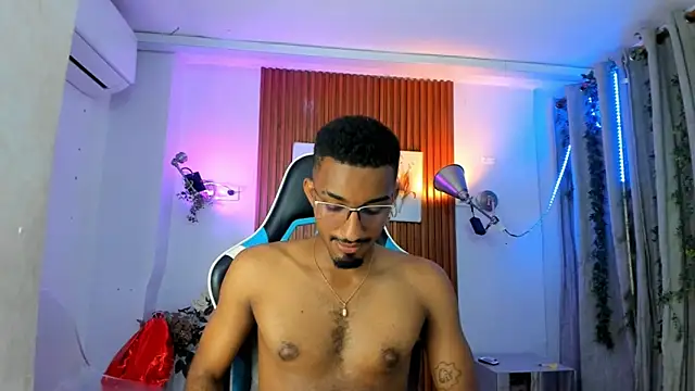 Snapshot of Darwin_mayo chatting on 2, 10, 2025 Darwin mayo online show from 2, 10, 2025