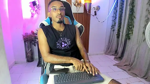 Darwin mayo online show from 17, 12, 2025