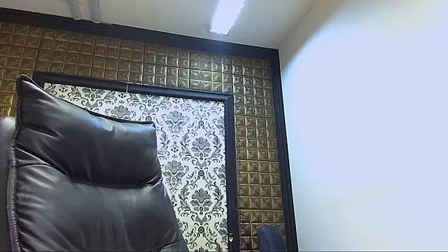 Snapshot of LissaBigTitts chatting on 24, 11, 2025 LissaBigTitts online show from 24, 11, 2025